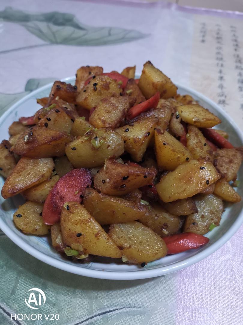香辣过瘾的孜然土豆火腿，比路边摊还好吃