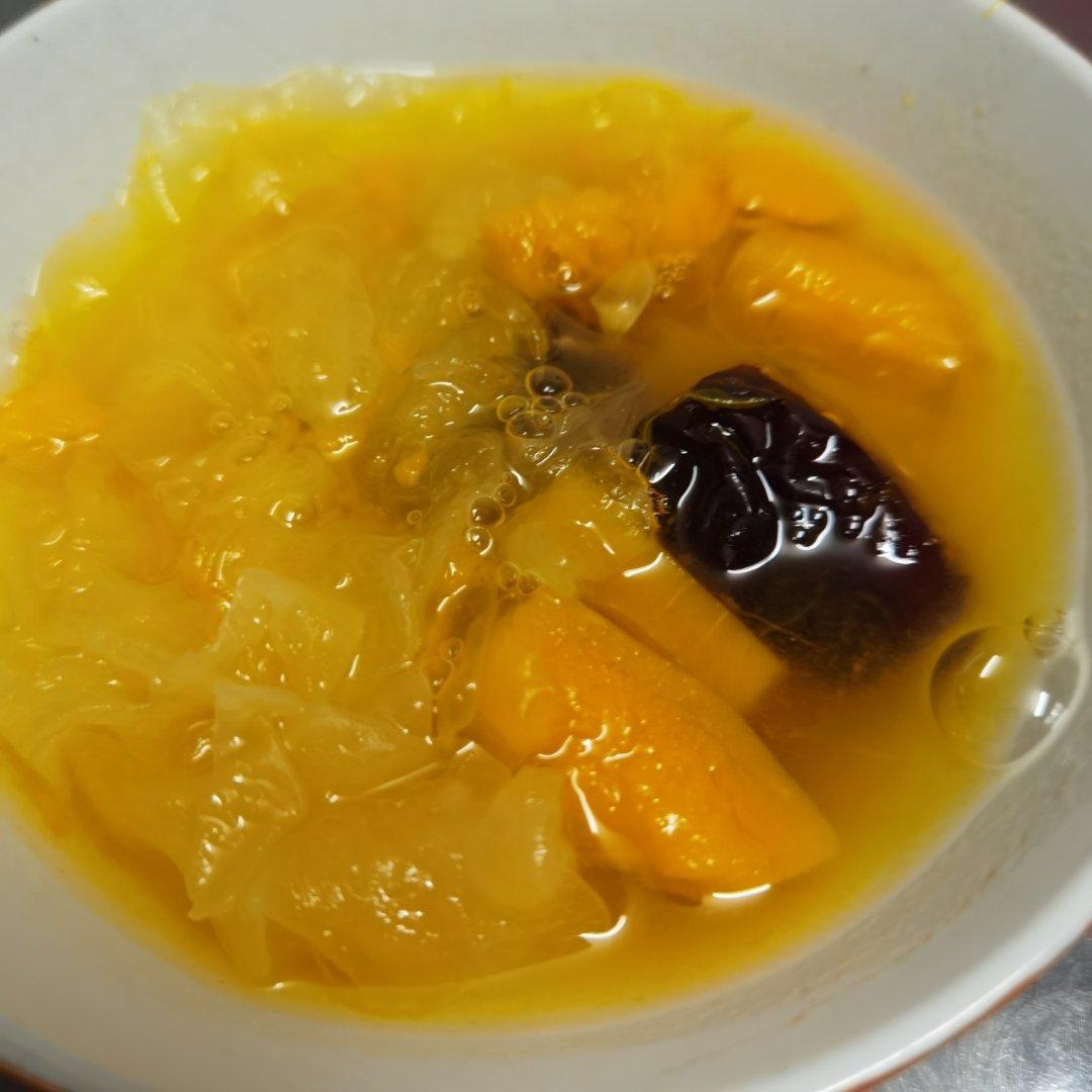 冰糖红枣银耳南瓜羹