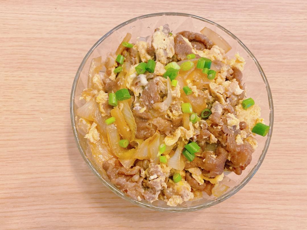 和风肥牛鸡蛋饭