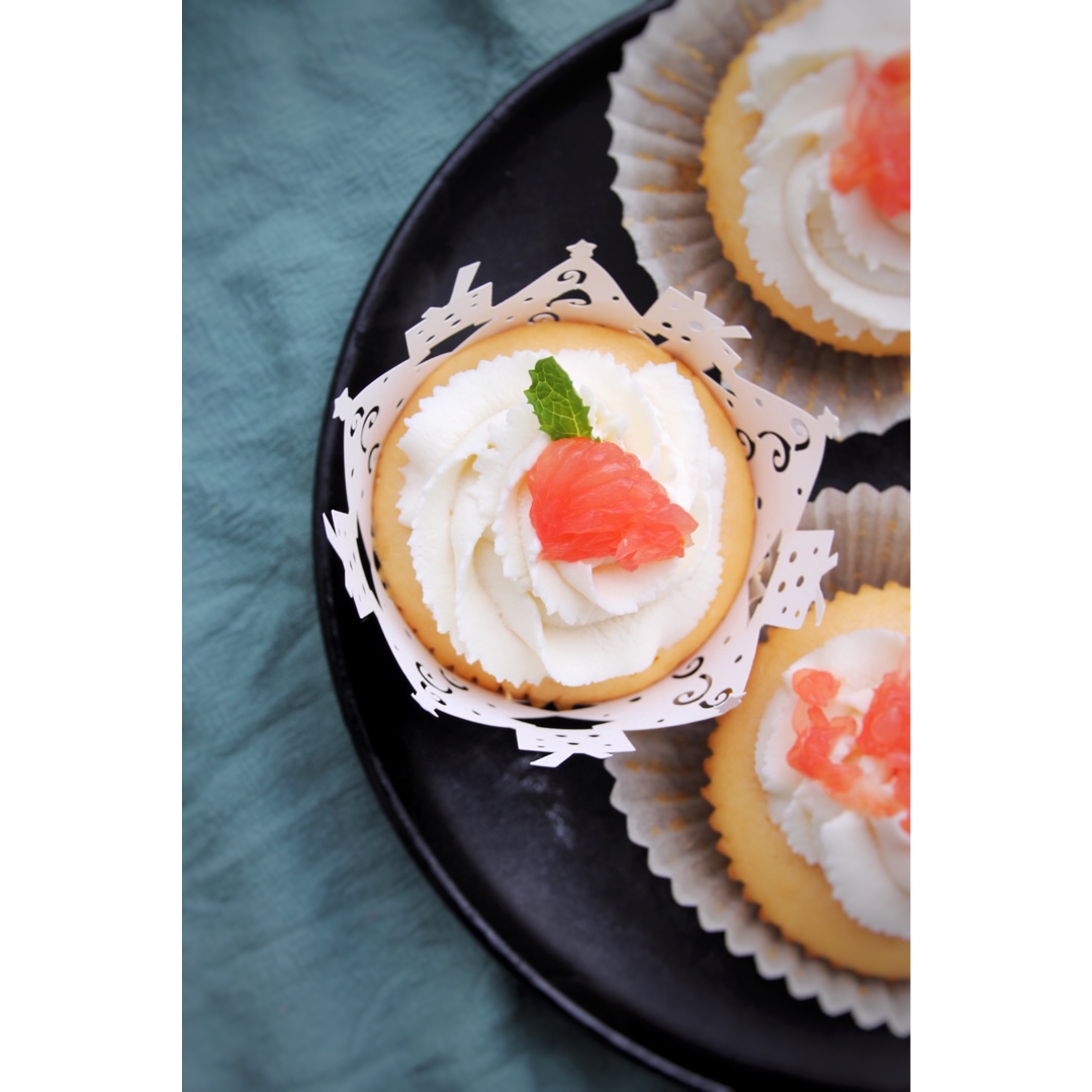 红宝石葡萄柚杯子蛋糕