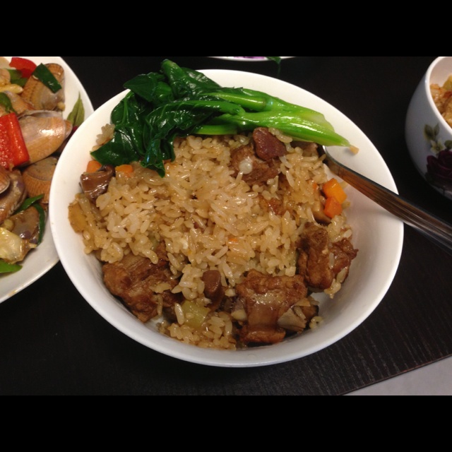 喷香排骨焖饭（爆好吃）