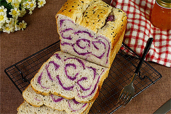 超好吃的全麦黑芝麻紫薯面包做法的做法