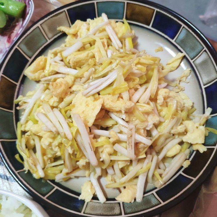 蒜黄炒鸡蛋