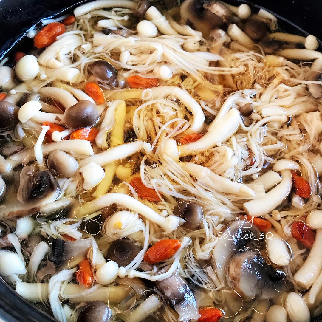 无油减脂 原汁原味 菌菇汤/蘑菇开会