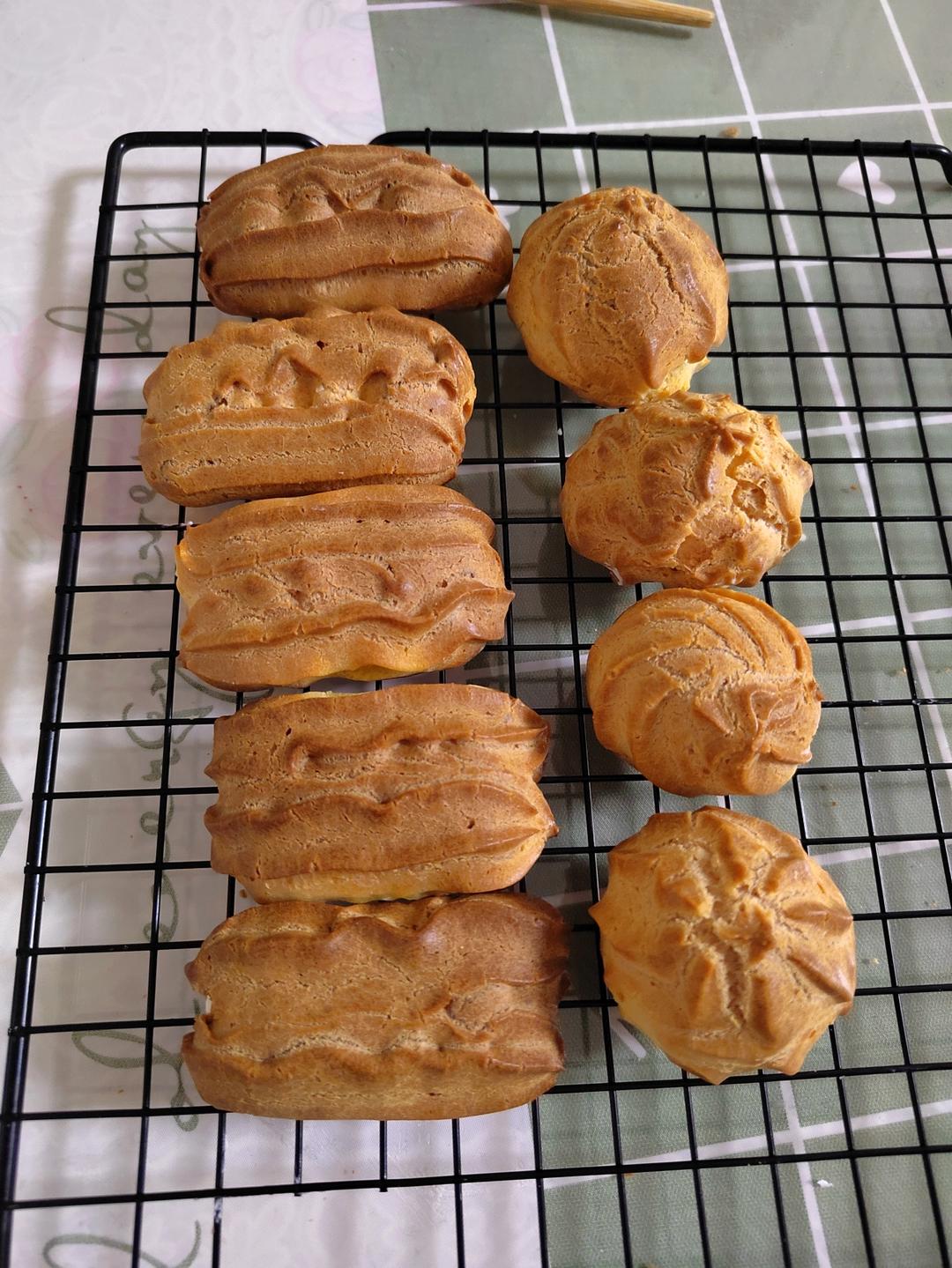 基础闪电泡芙，外壳又香又脆，奶油馅甜蜜浓郁，十分值得一试。