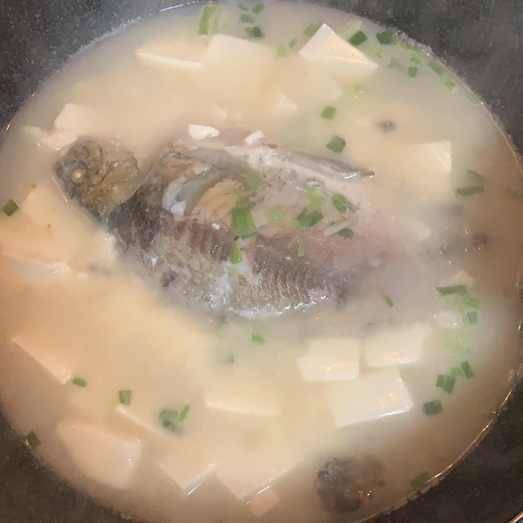 鲫鱼豆腐汤