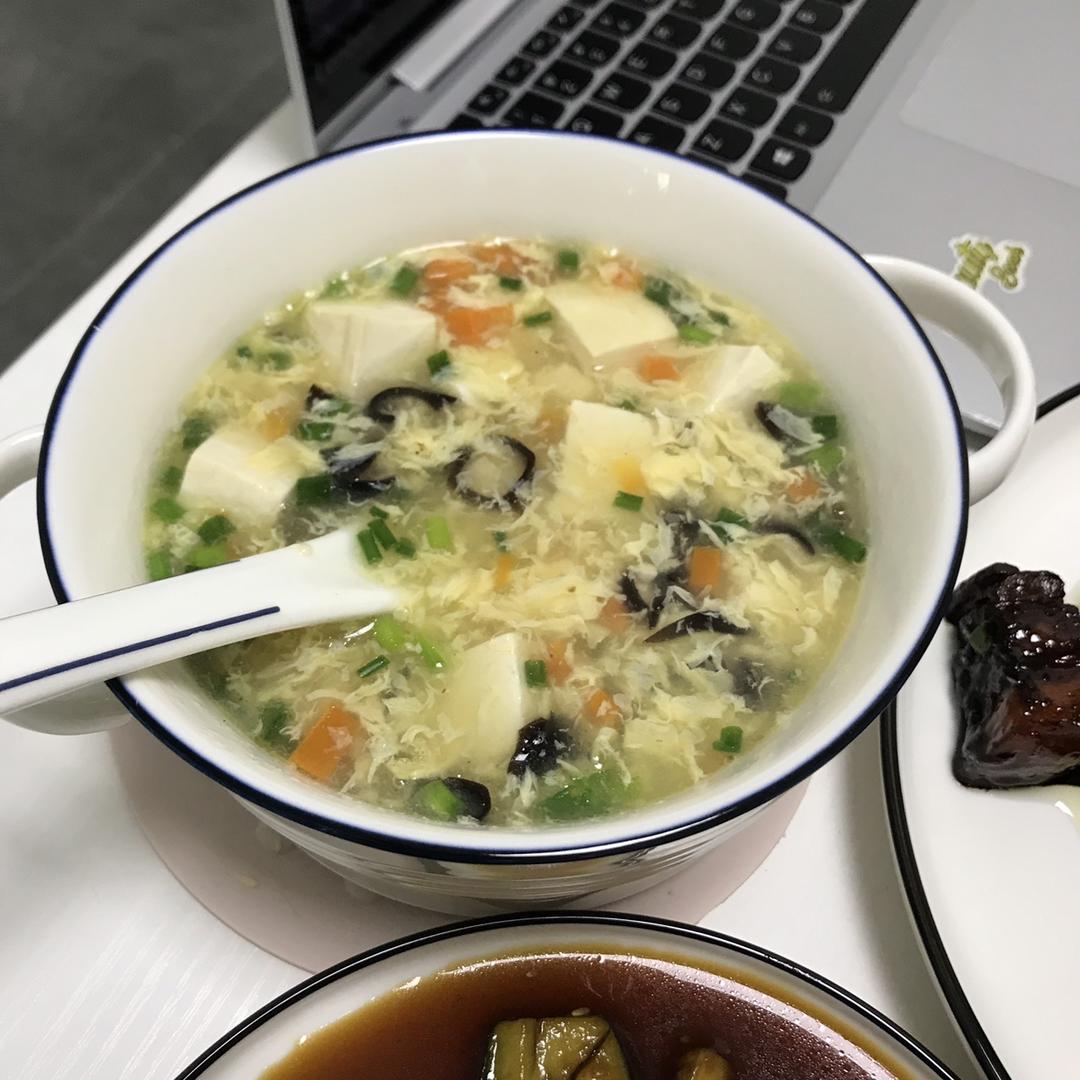 堂妈小厨—鲜蔬豆腐汤