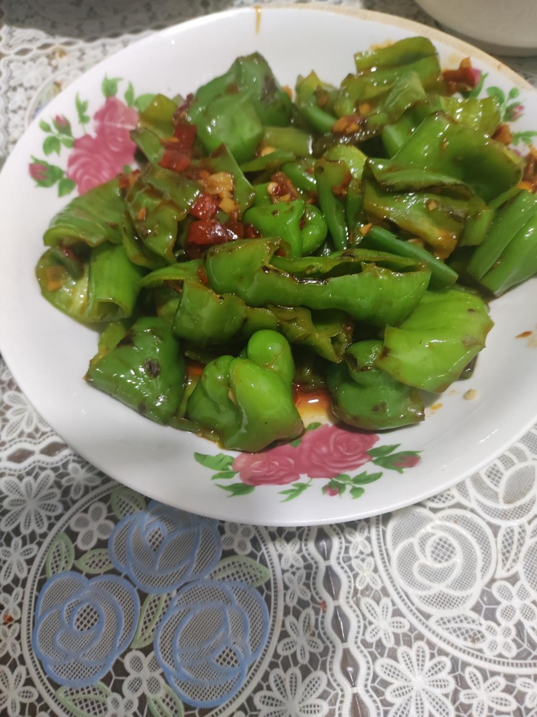 🔥强烈推荐一道比肉还好吃的干煸辣椒🌶，朋友们一定不要错过哦❗️