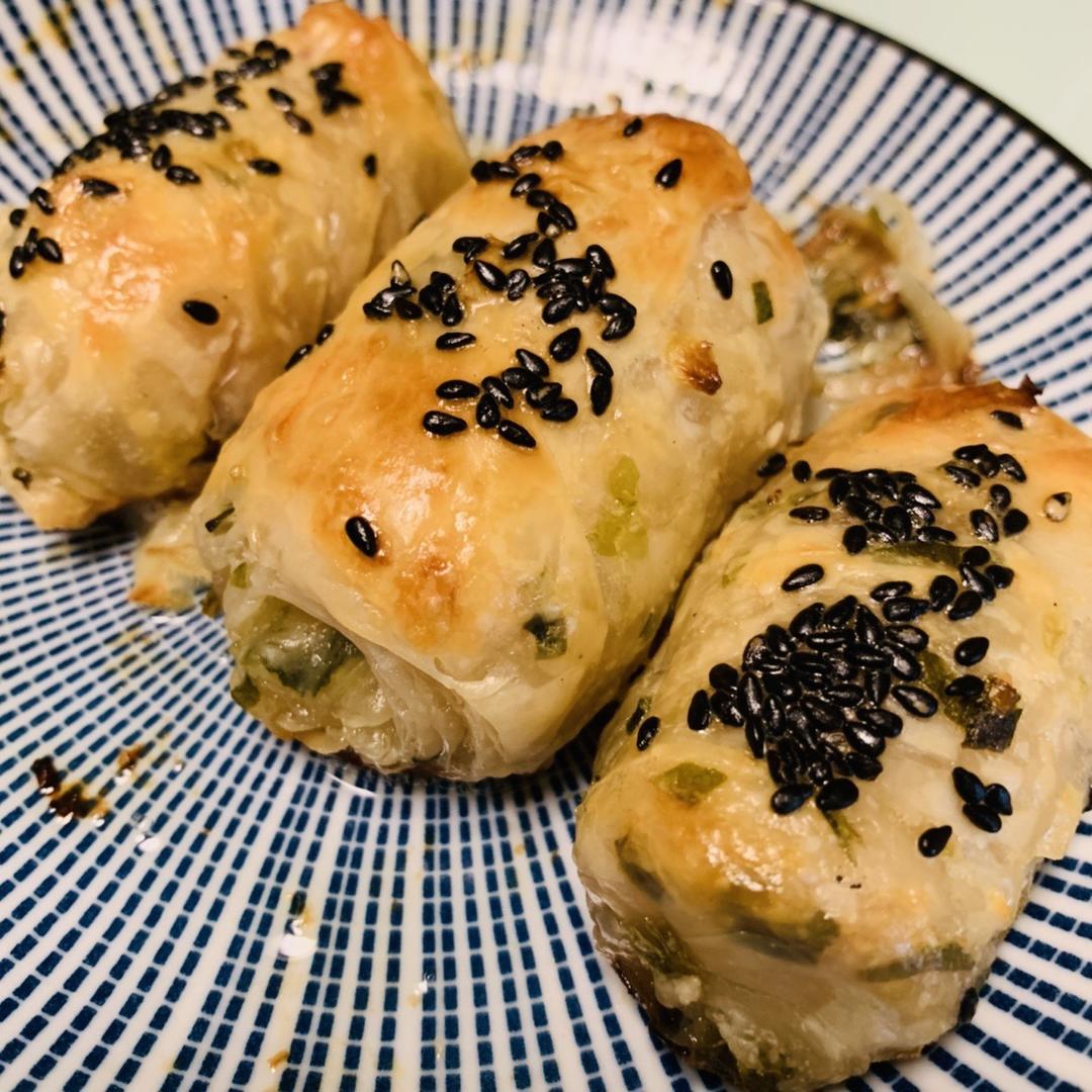 手抓饼的衍生品--培根酥皮卷
