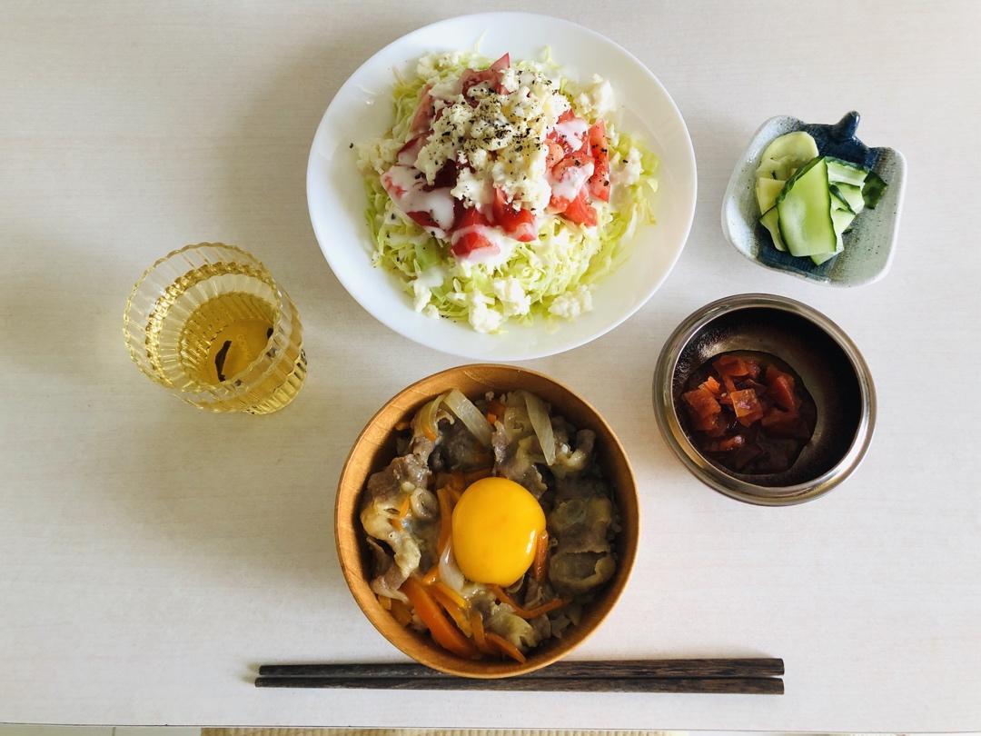 牛丼温泉卵入り（日式温泉蛋牛肉饭）