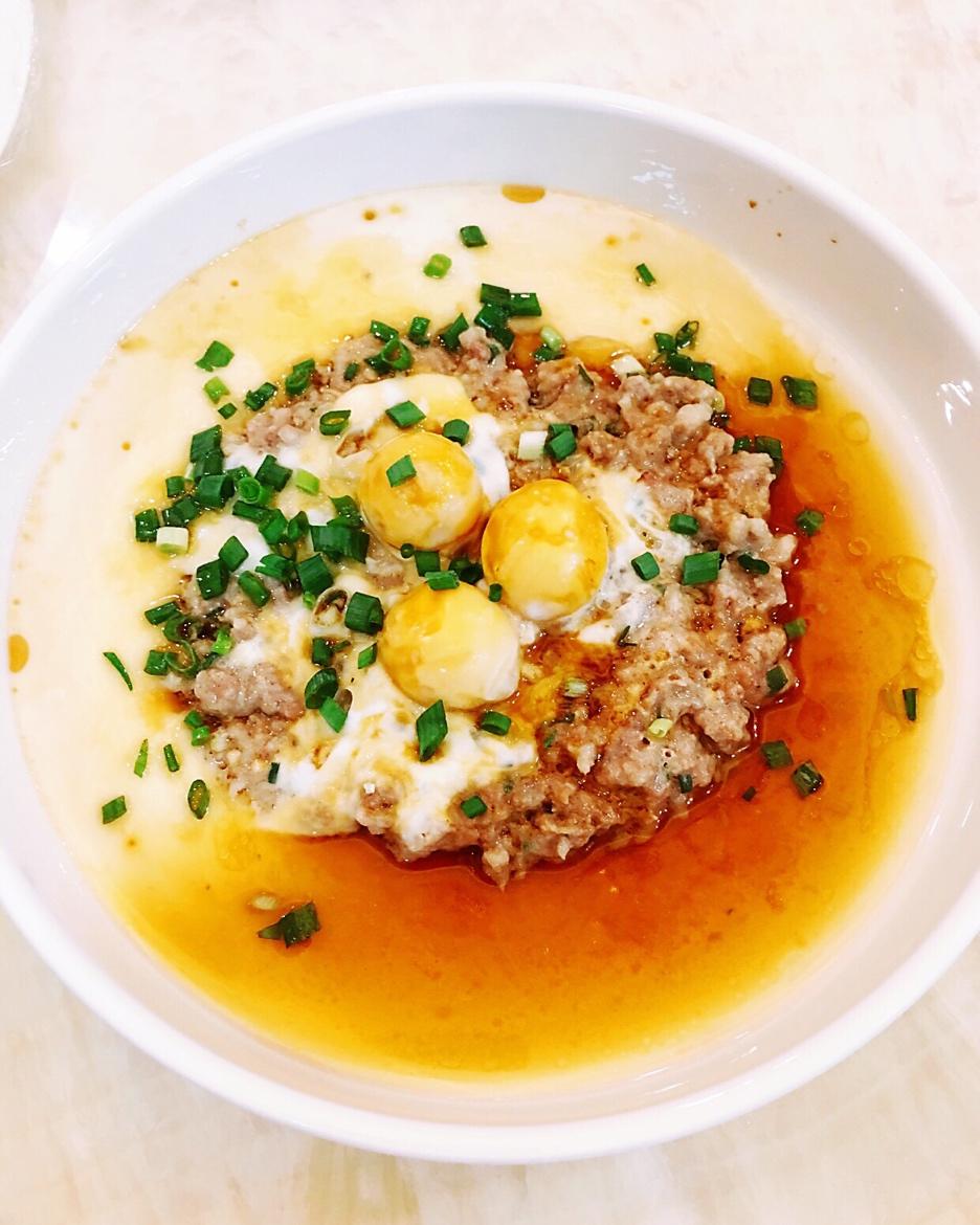 微笑在我心中做的肉饼蒸咸鸭蛋