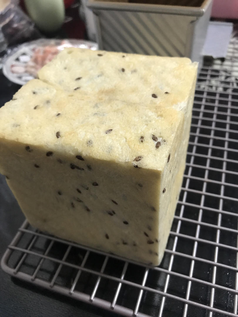 爱和自由的亚麻籽吐司