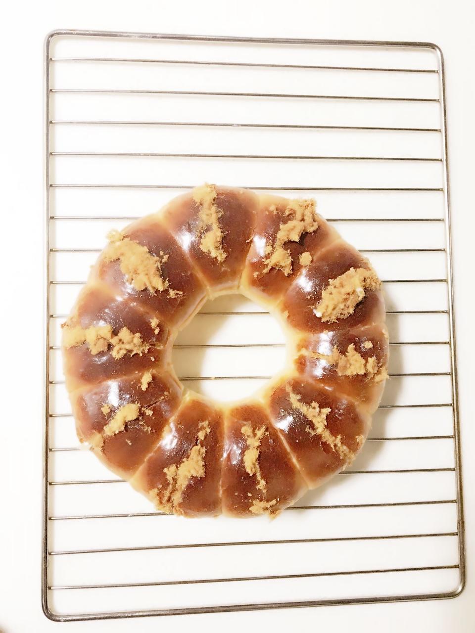 肉松奶酪花环面包