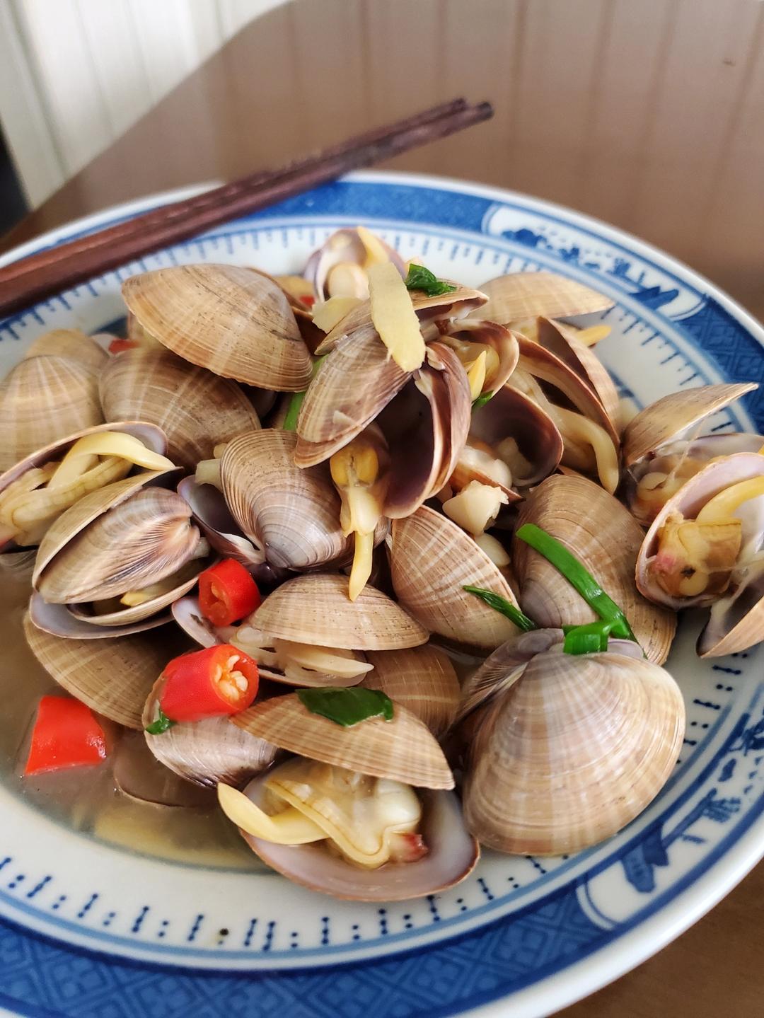 最简单快手用料少还低卡的「辣炒蚬子」