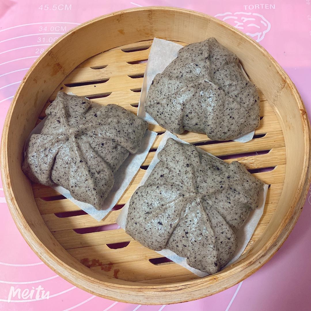 黑芝麻花瓣包（馒头）