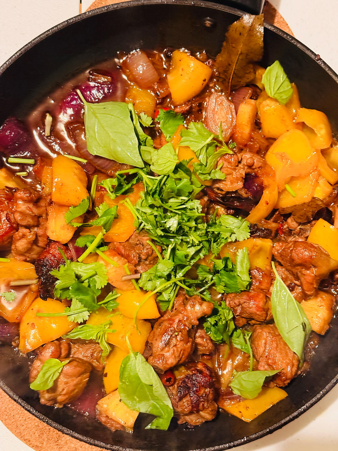 传统正宗的啤酒鸭配方和做法，鲜嫩香浓，只需炒千万不要焯水