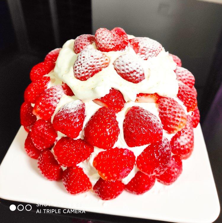曼食慢语丨草莓芝士雪山蛋糕