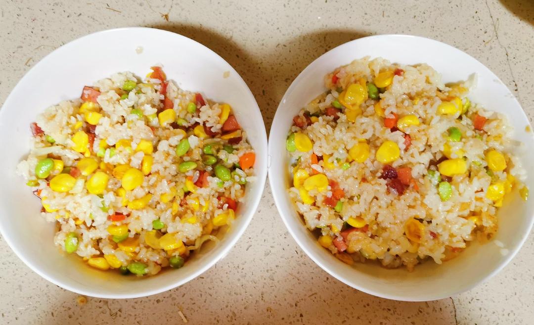 akeke1001做的玉米胡萝卜火腿鸡蛋炒饭