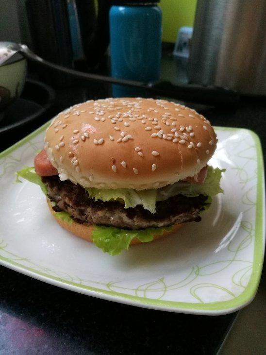 爱宝贝110325做的牛肉汉堡