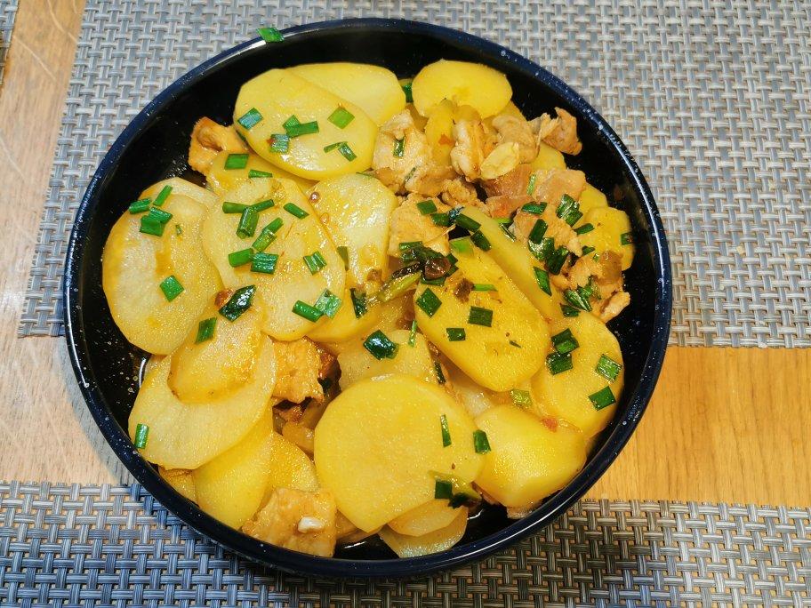 最简单快手菜红烧土豆片