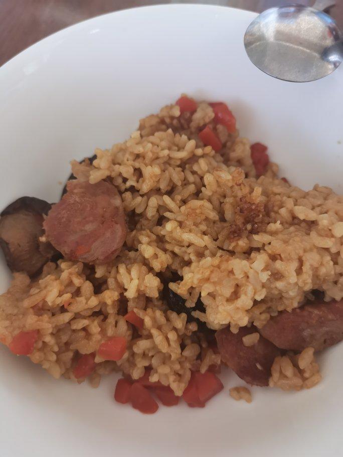 懒人必备～电饭煲腊肠焖饭