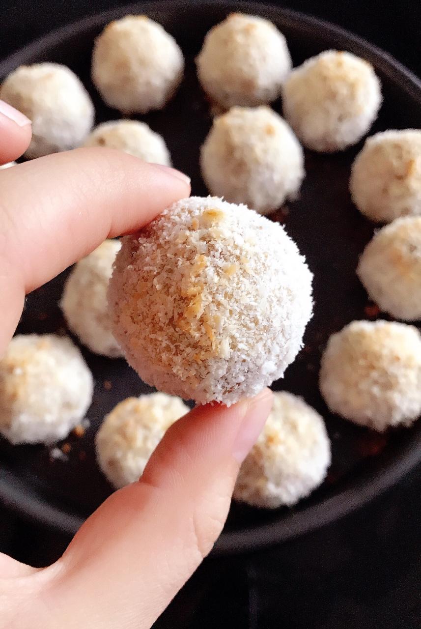 椰丝红薯燕麦球