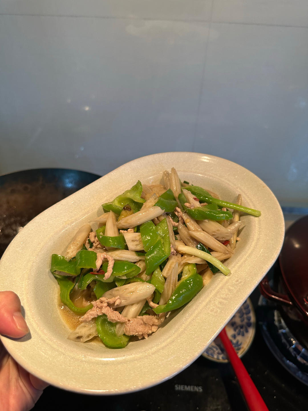能干掉几碗饭的酸辣藕带炒肉丝