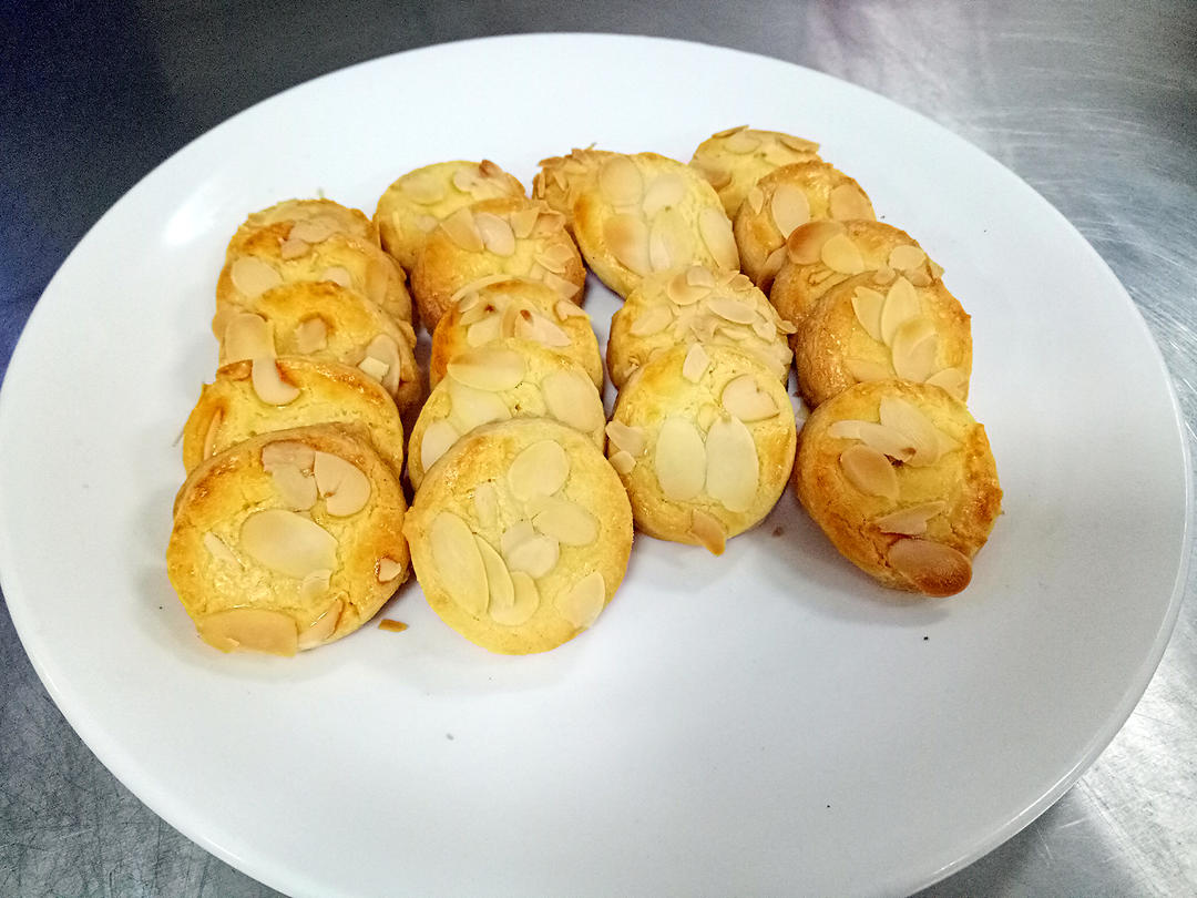 杏仁饼干的做法