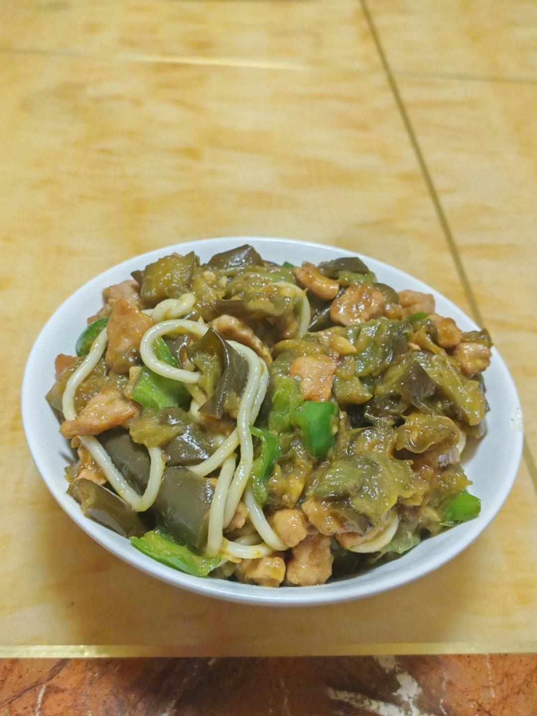 茄子肉丁打卤面
