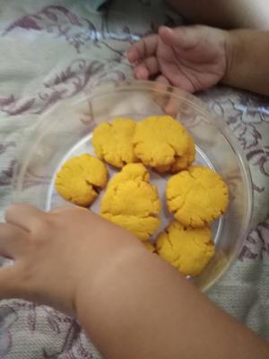 儿童零食：鸡蛋黄酥饼干的做法 步骤6