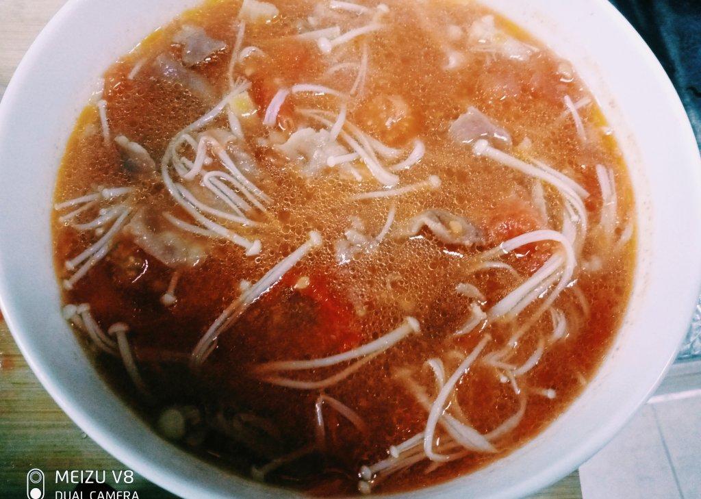 金针菇肥牛番茄锅