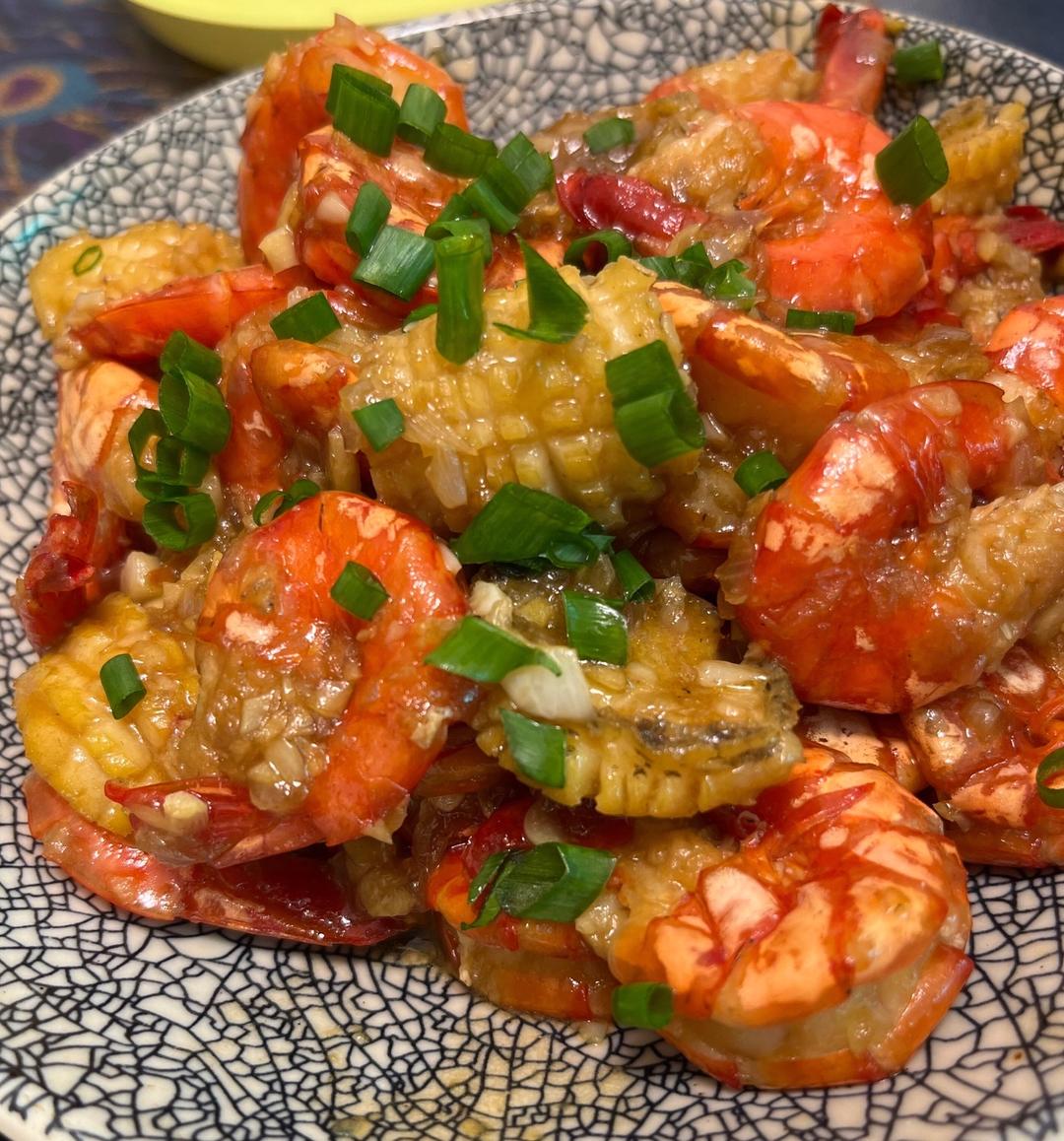 蒜爆鲜虾鲍鱼