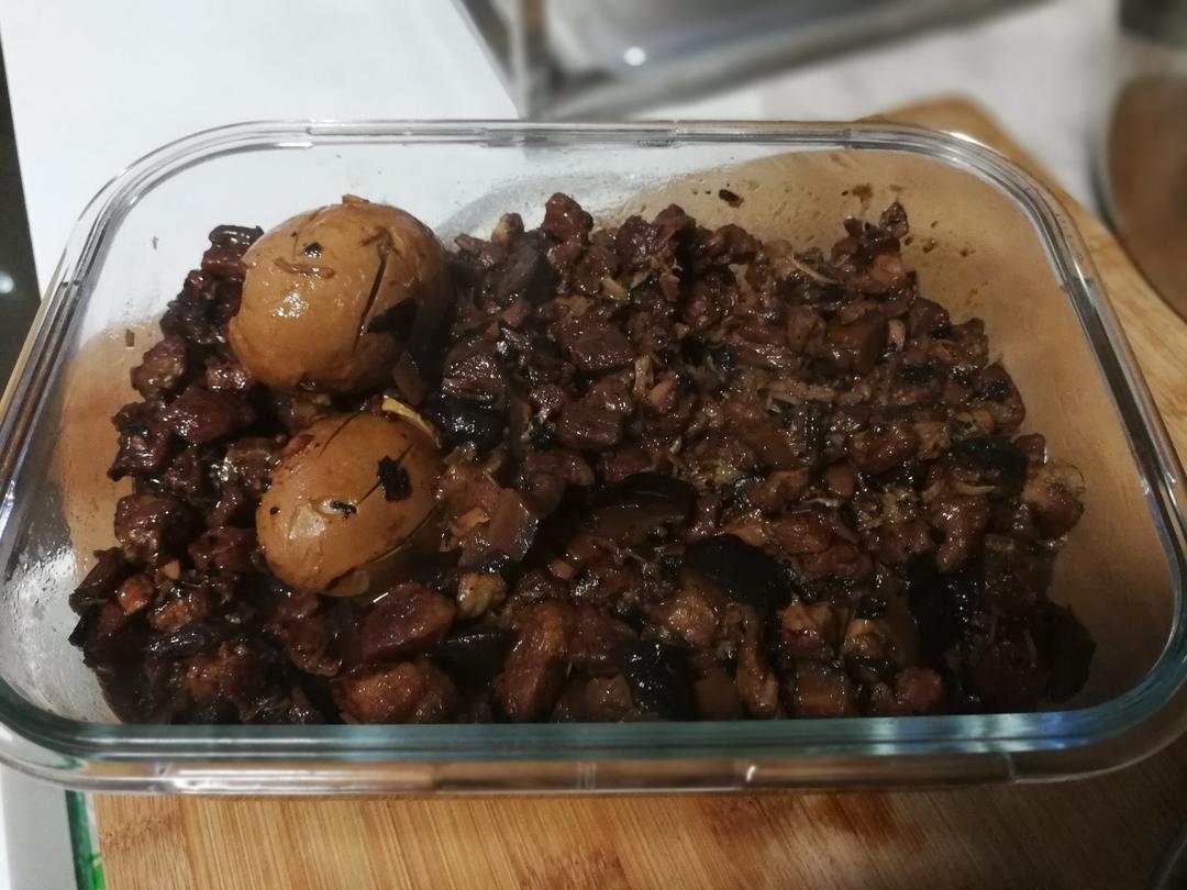 洋葱酥卤肉饭