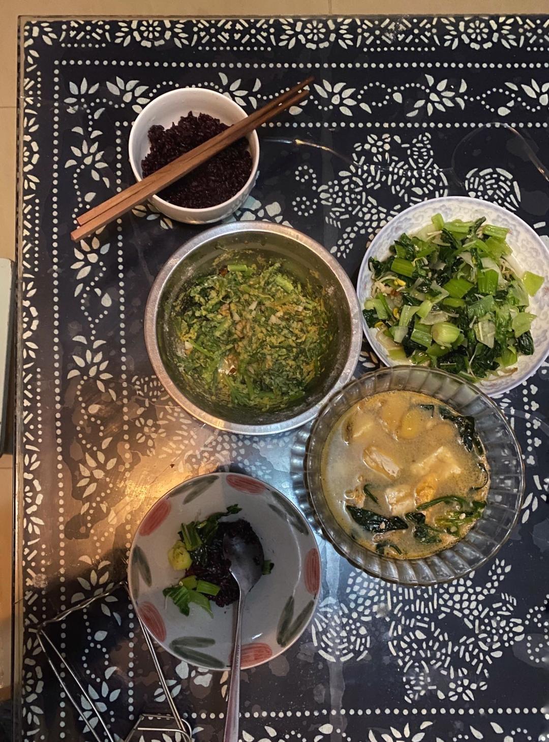 蒸茼蒿，好吃不上火！