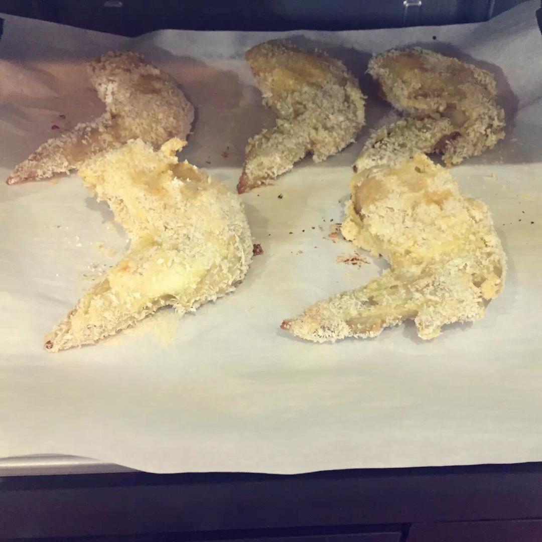面包糠烤鸡翅