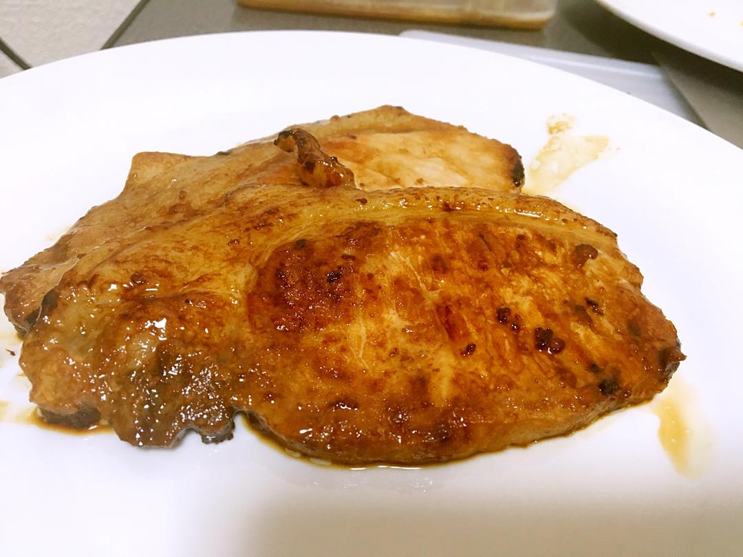 煎猪扒（超简单）和其他的猪扒在这食谱的最下面