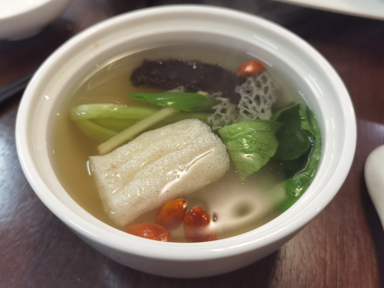 海参鸽蛋竹荪汤的做法