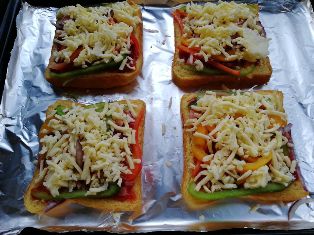 吐司培根小批萨