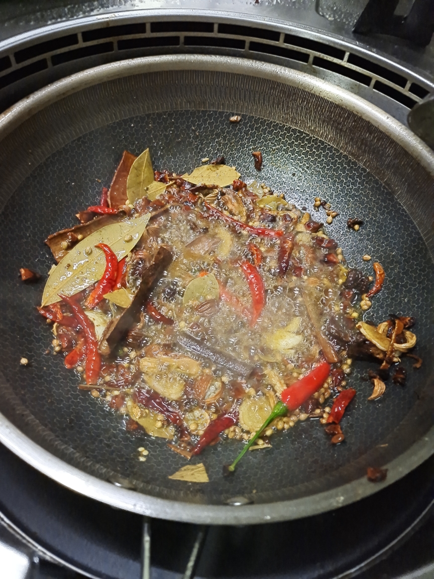 小龙虾之武汉油焖大虾的做法 步骤6