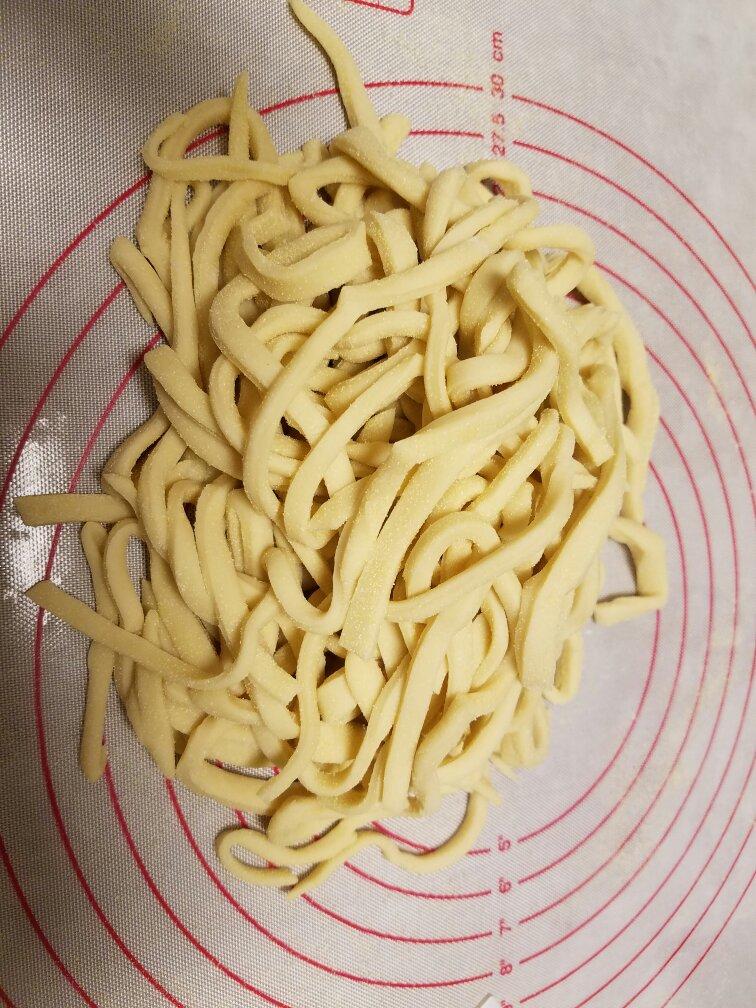 快手纯手工擀面条
