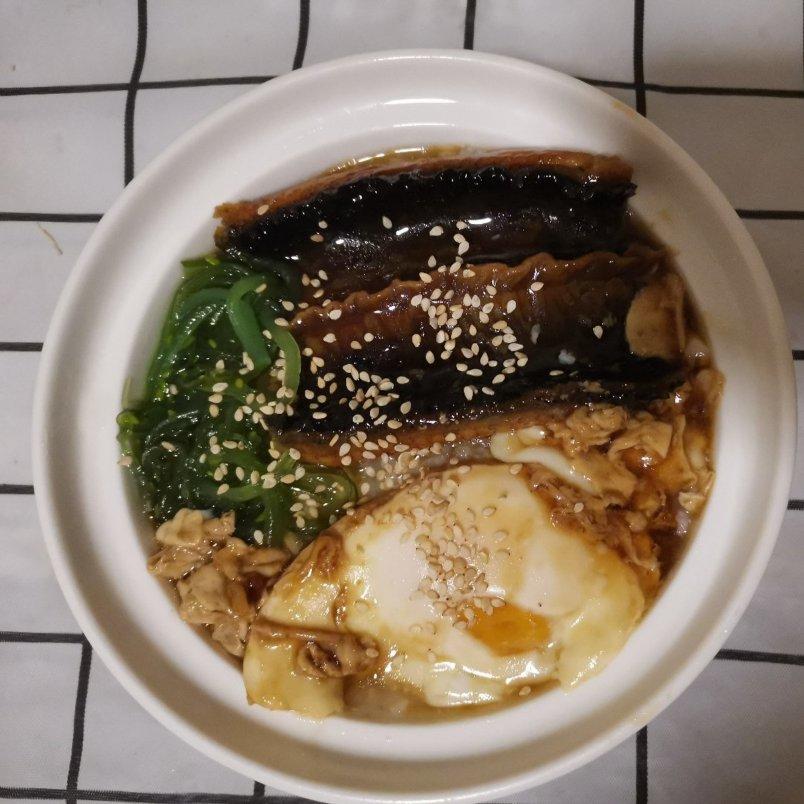 蒲烧鳗鱼盖饭（鳗丼）