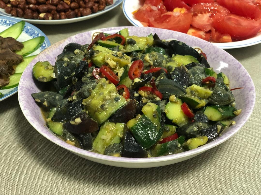 黄瓜拌皮蛋