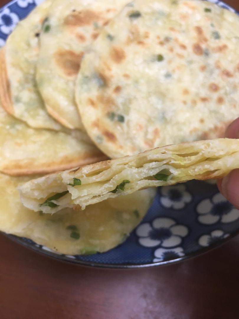 葱花大饼、蓬松柔软又简单的大葱烙饼