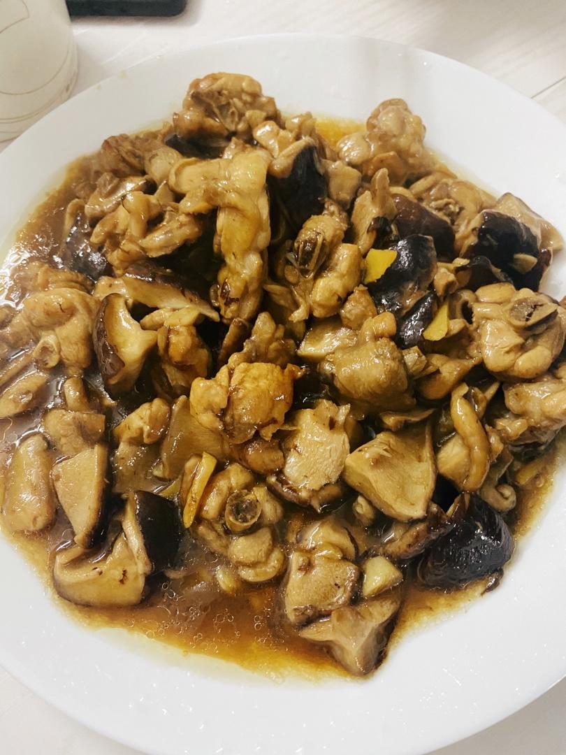 ❤️香菇滑鸡：鸡肉滑嫩，香菇入味‼️