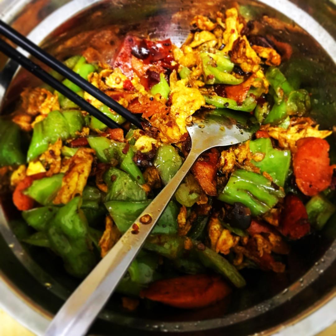 下饭菜——酱炒辣椒鸡蛋