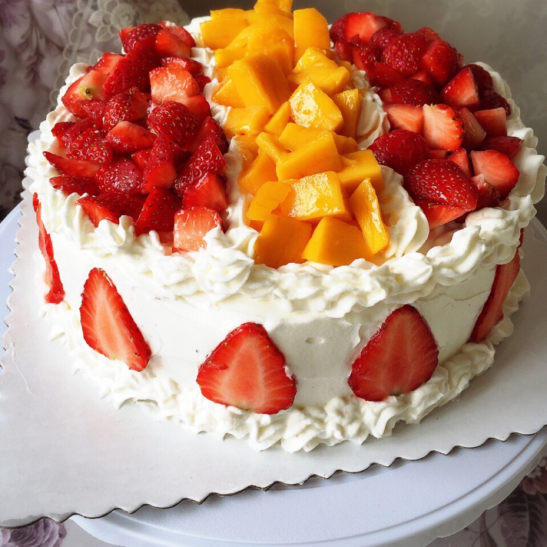 梦游桃乐丝doris做的水果奶油生日蛋糕