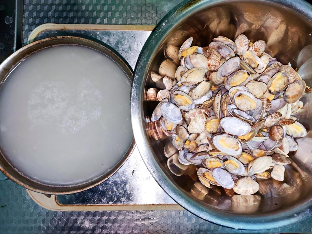 蛤蜊鸡——鸡味蛤蜊，蛤蜊味鸡的做法 步骤1