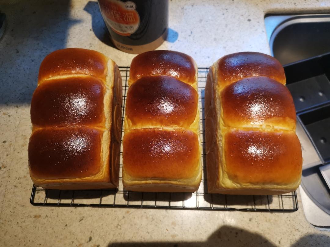 牛奶吐司升级椰蓉吐司