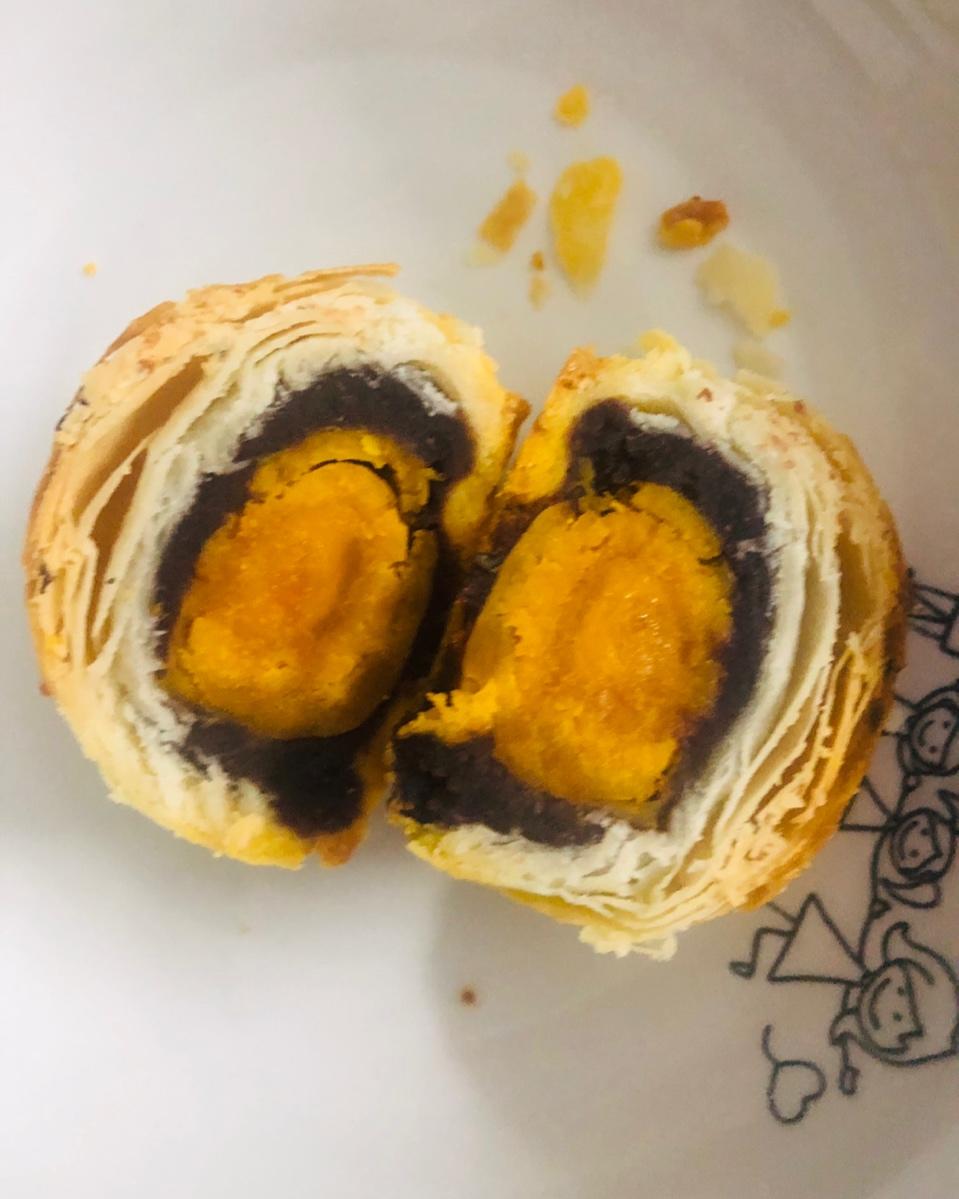 掉渣渣的蛋黄酥（超详细的方子）