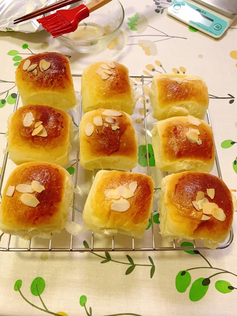 鲜奶油小餐包（一次发酵）